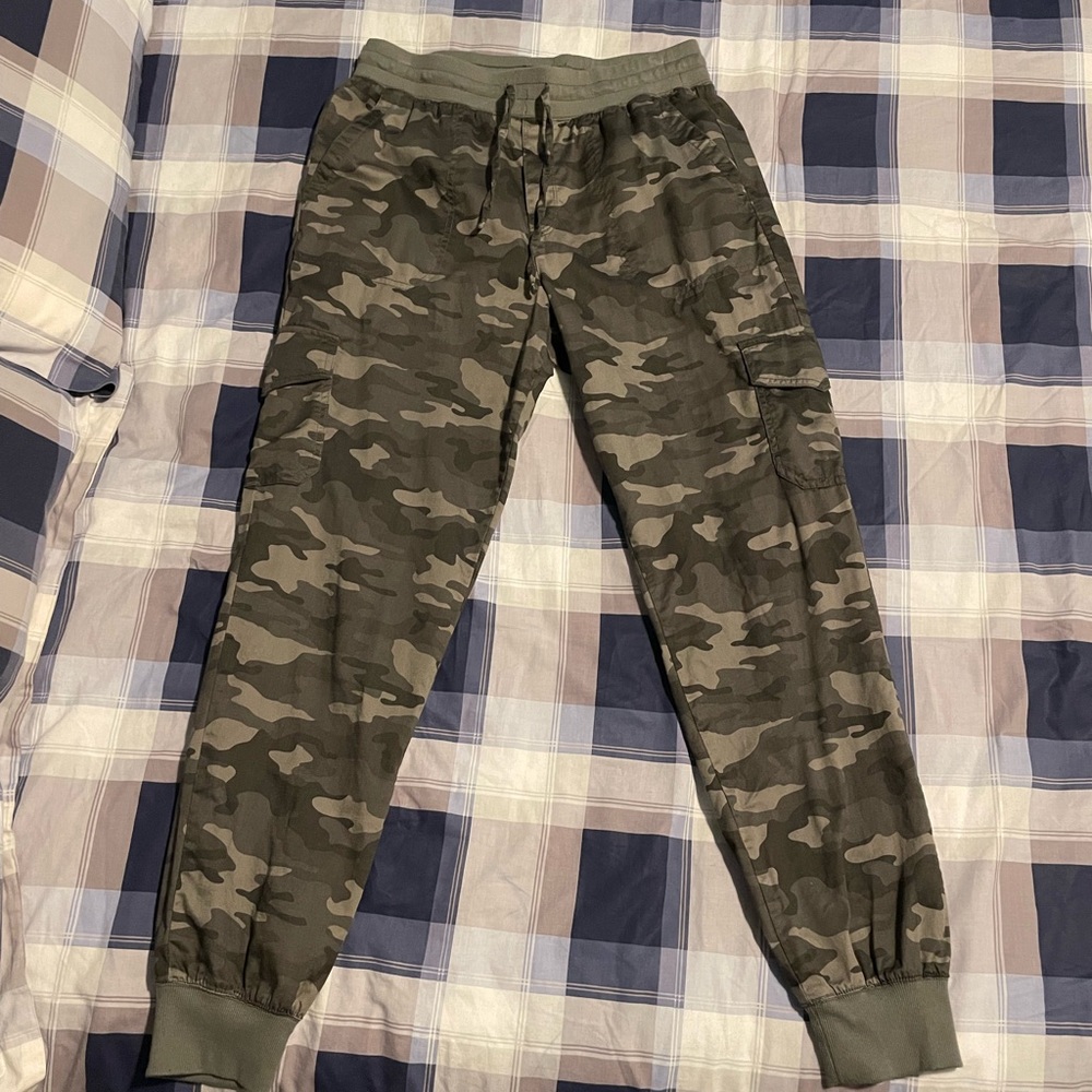 Gap Camo Cargo joggers, size medium tall